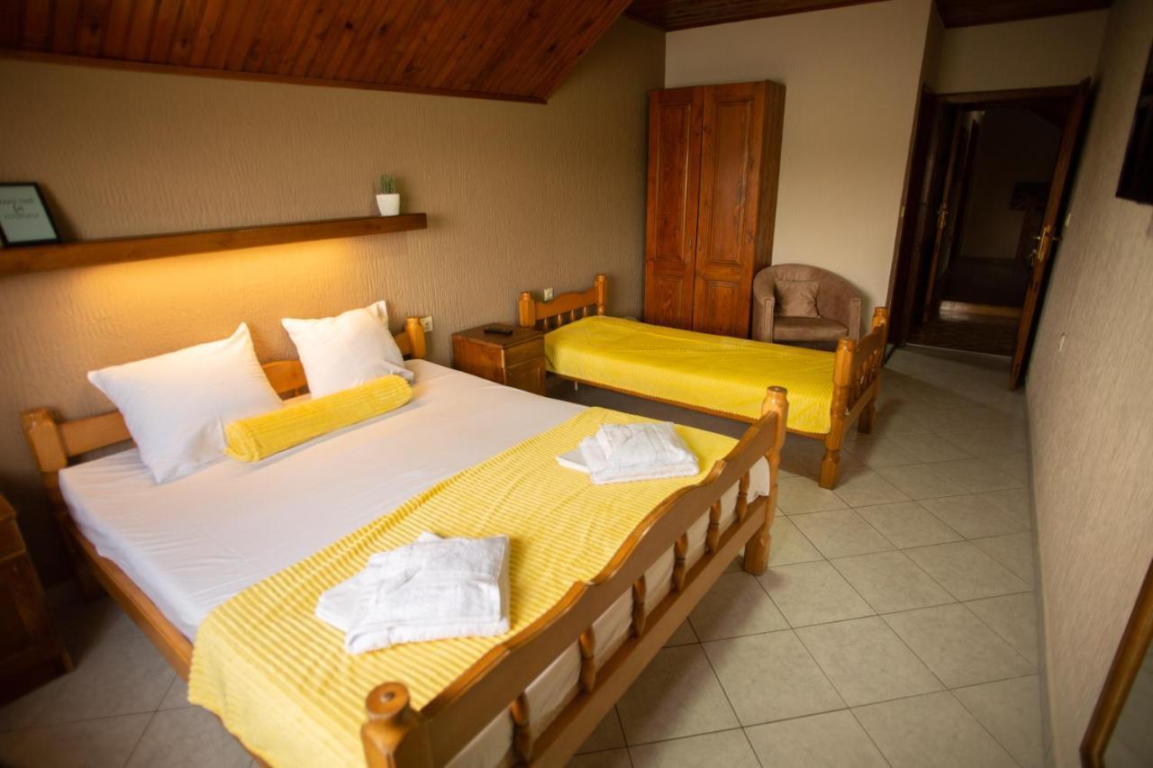 Guest House Vila Alexandar Palić Extérieur photo