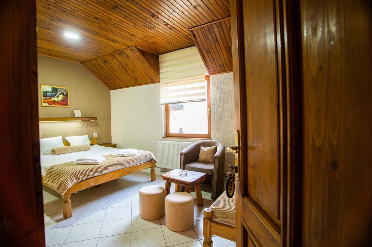 Guest House Vila Alexandar Palić Extérieur photo