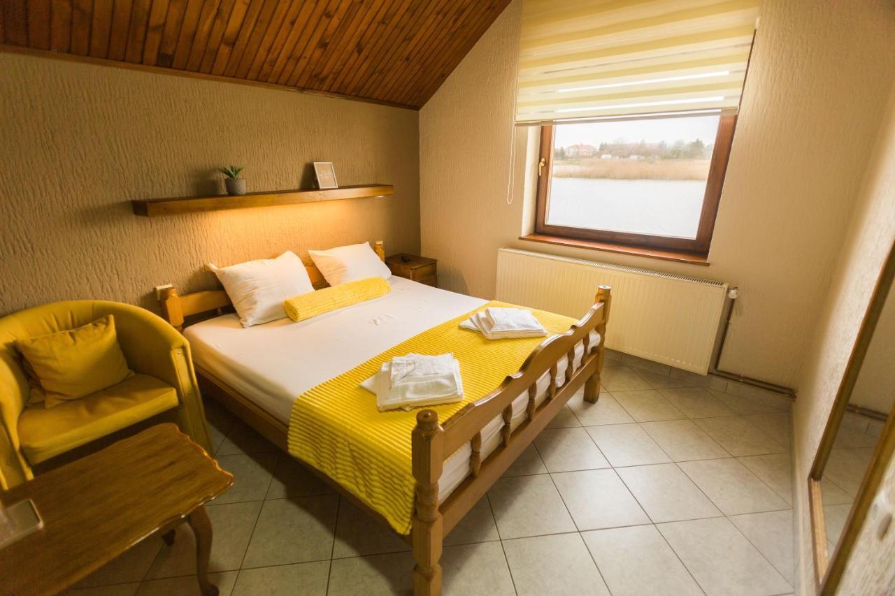 Guest House Vila Alexandar Palić Extérieur photo