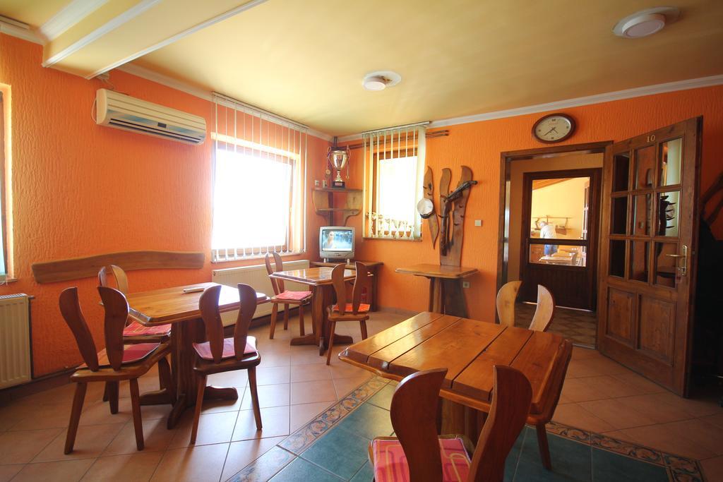 Guest House Vila Alexandar Palić Extérieur photo
