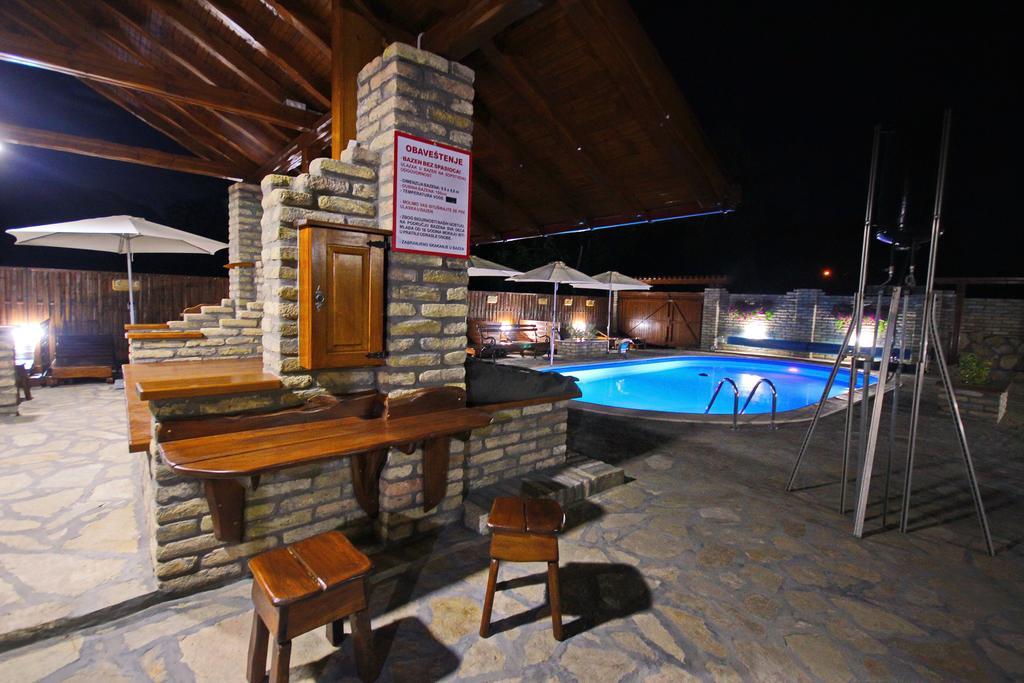 Guest House Vila Alexandar Palić Extérieur photo